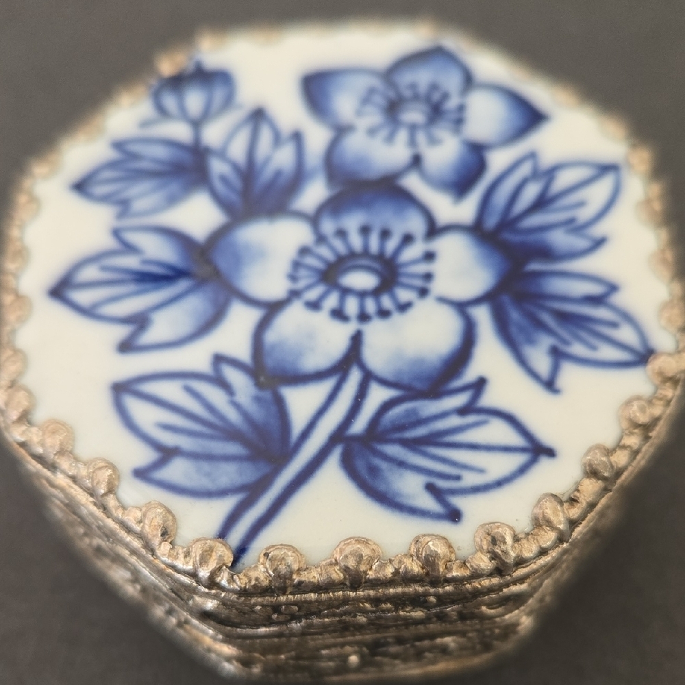 Vintage Silver Plated Ceramic Inlay Blue Floral Mirror Trinket Cosmetic Box - Picture 11 of 11